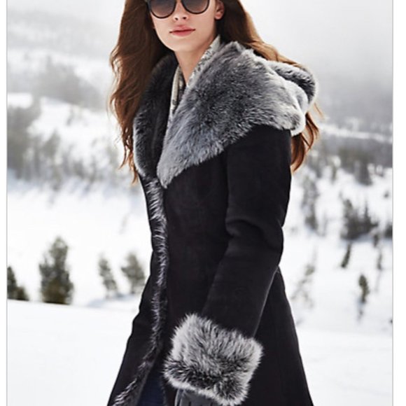 Women's Full-Length Hooded Sheepskin Coat - Picture 3 of 6